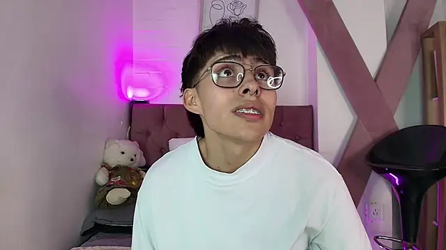 PepperTwink online show from November 18, 4:55 pm