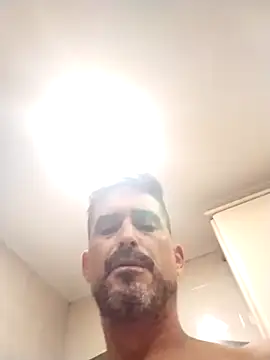 Snapshot of jonymoreno chatting on October 2, 9:19 pm jonymoreno online show from October 2, 9:19 pm