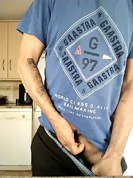 Snapshot of jonymoreno chatting on October 17, 8:51 am jonymoreno online show from October 17, 8:51 am