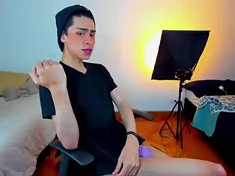 steve  gray online show from March 10, 7:07 pm