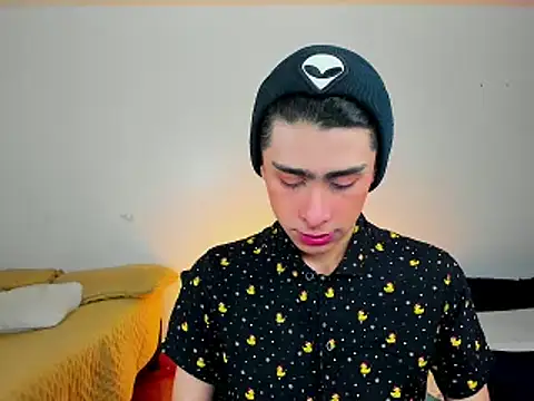 steve  gray online show from February 4, 2:21 pm