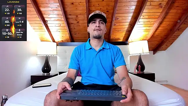 Snapshot of Sebastian_Berne chatting on October 21, 7:28 pm Sebastian Berne online show from October 21, 7:28 pm