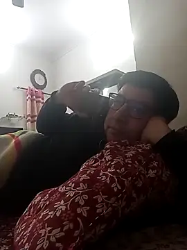 innocentboy1987 online show from February 27, 6:40 am