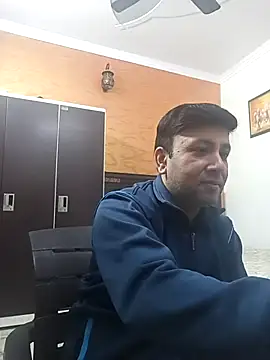 innocentboy1987 online show from December 15, 6:10 am