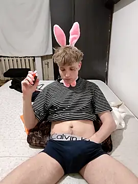 And25bn online show from April 1, 10:18 pm