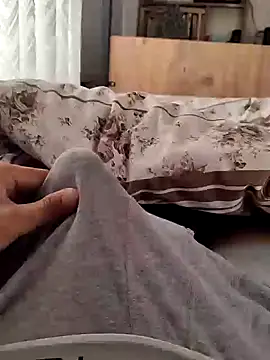 Snapshot of bigsevenkizlar chatting on February 10, 9:04 am bigsevenkizlar online show from February 10, 9:04 am