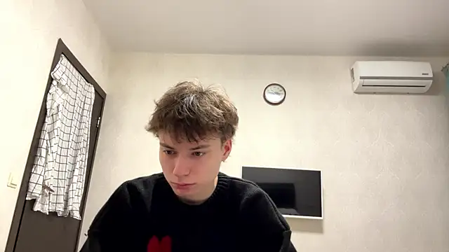 Snapshot of aronrodrigos chatting on February 15, 6:44 pm aronrodrigos online show from February 15, 6:44 pm