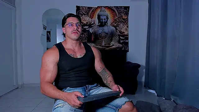 Snapshot of Valentino_Dosantos_ chatting on October 21, 8:12 pm Valentino Dosantos online show from October 21, 8:12 pm