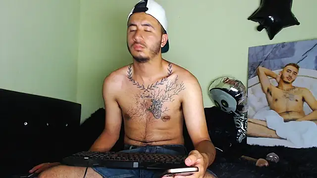 AdamParker  online show from November 4, 12:11 am