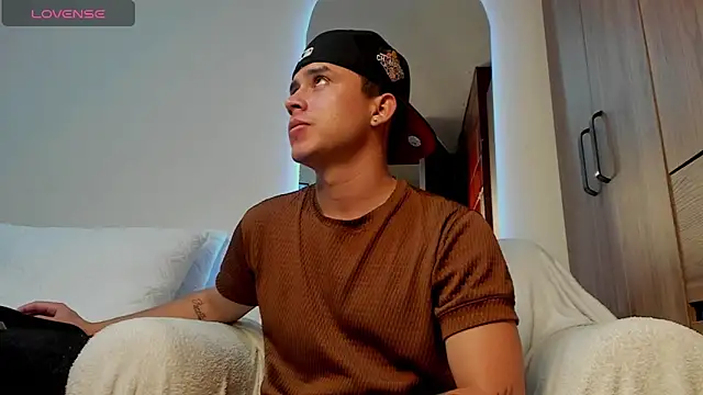 mattiwsmorris  online show from April 22, 4:52 am