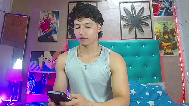 Snapshot of LiamAndrewzz chatting on October 20, 6:45 pm LiamAndrewzz online show from October 20, 6:45 pm