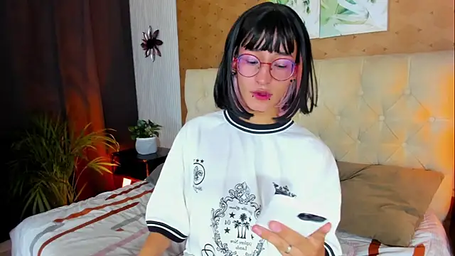 iiangel  online show from March 8, 3:59 am