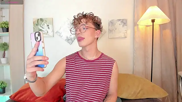 iiangel  online show from December 16, 6:20 am