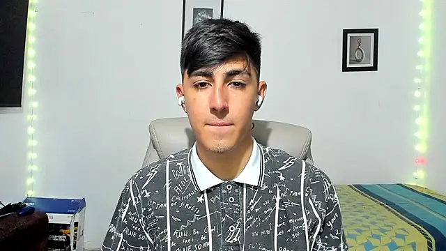 Snapshot of babymaik chatting on October 21, 8:34 pm babymaik online show from October 21, 8:34 pm