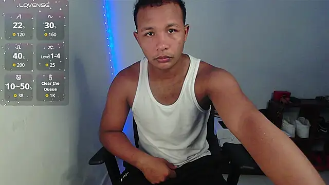 Snapshot of Gooss_cum chatting on October 21, 1:03 pm Gooss cum online show from October 21, 1:03 pm