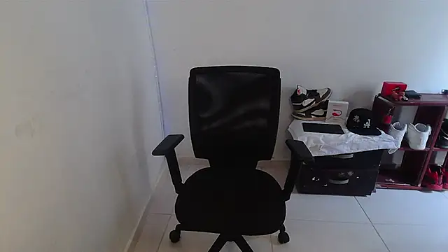 Snapshot of Gooss_cum chatting on October 22, 1:15 pm Gooss cum online show from October 22, 1:15 pm