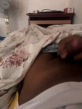 raveshboy10 online show from September 15, 8:04 am