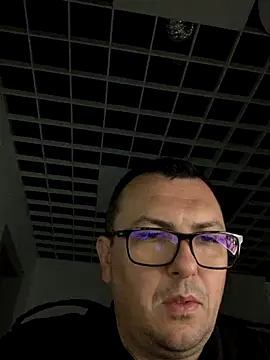 Snapshot of Mike8523 chatting on October 25, 4:14 am Mike8523 online show from October 25, 4:14 am