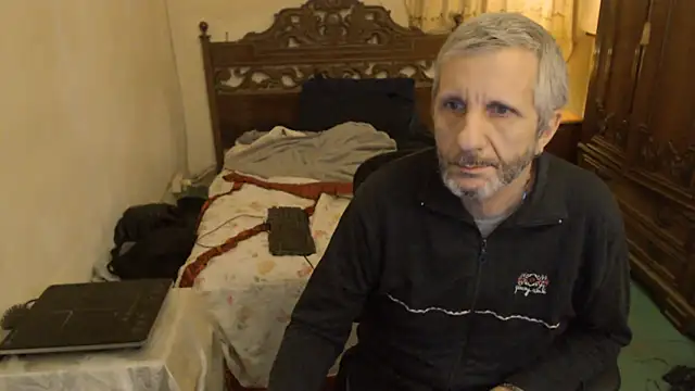 maxdaddy690 online show from December 22, 2:36 pm