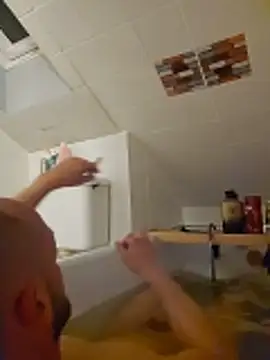 DearRusting online show from March 29, 9:04 pm