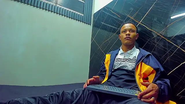 Kalvin Bronw96 online show from March 2, 3:45 am