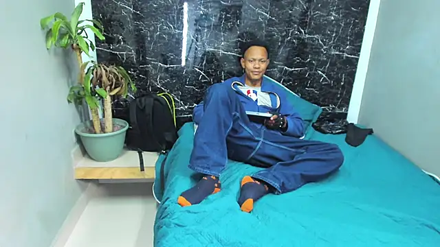 Kalvin Bronw96 online show from March 19, 7:49 pm