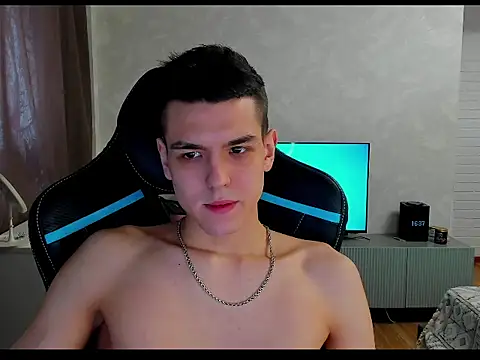 TravisRevas online show from March 4, 1:38 pm