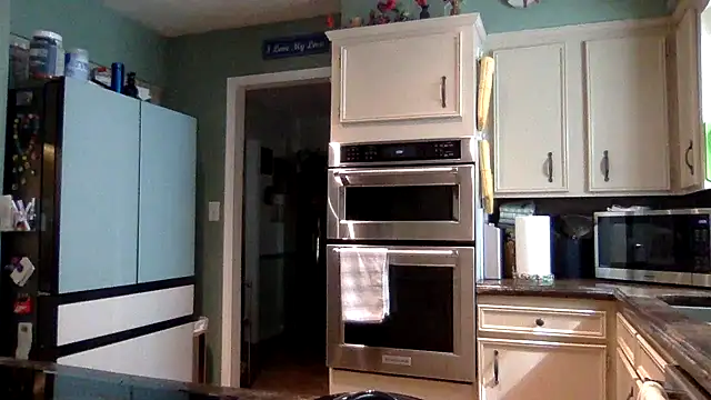 superbearboss online show from October 25, 5:03 pm