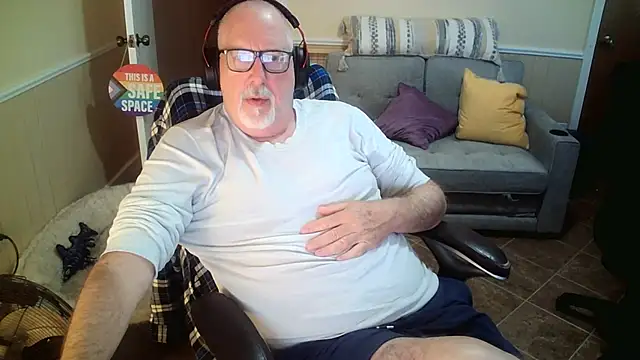 superbearboss online show from February 27, 6:51 pm