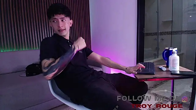 troy rouge online show from November 7, 7:50 pm