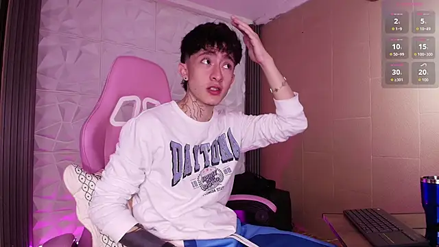 troy rouge online show from January 9, 11:15 am