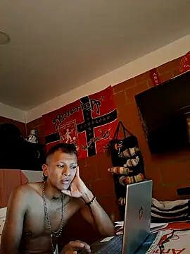 Snapshot of fumathebest25 chatting on September 26, 9:12 pm fumathebest25 online show from September 26, 9:12 pm