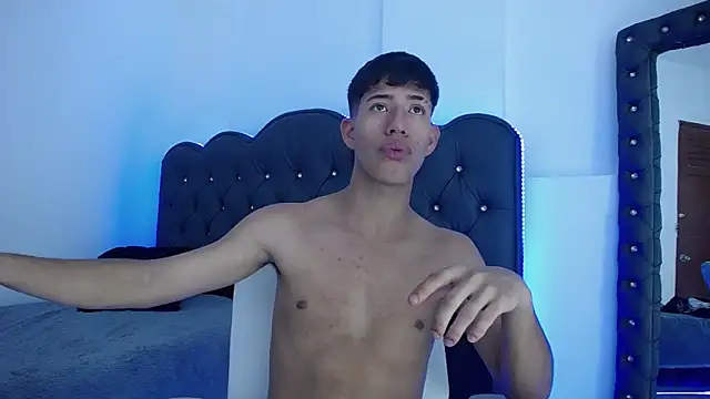 dareck 18 online show from March 23, 12:15 am