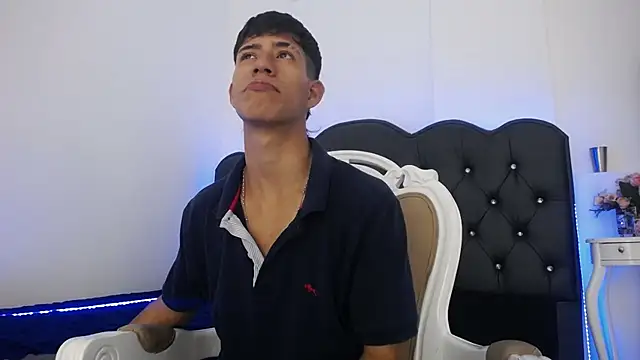 dareck 18 online show from March 13, 11:05 pm