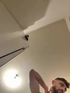 Hugo34bg online show from March 15, 3:14 am