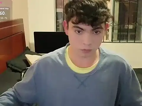 lukeboyce33 online show from February 18, 12:42 am