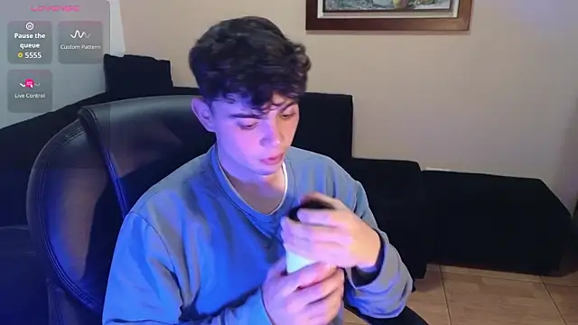 lukeboyce33 online show from March 14, 2:18 am