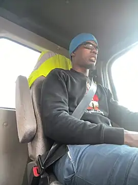 Sir-Tucker online show from November 12, 8:25 pm