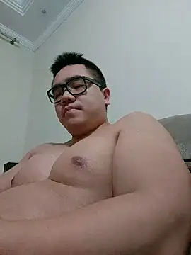 awesometeacher33 online show from April 18, 3:19 am