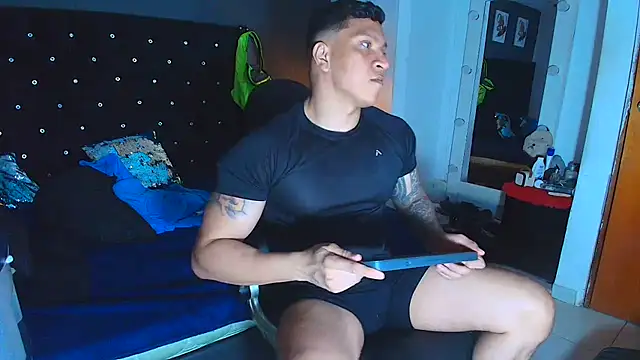 ethan dalton  online show from November 19, 3:17 am