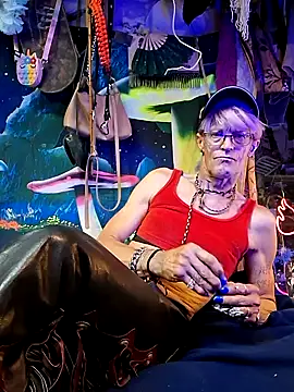 UnwieldyBelly online show from May 17, 10:33 am