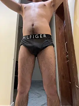 Guccilonda17 online show from March 12, 7:32 pm