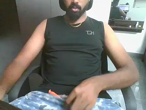 lovelyakash69 online show from October 7, 11:47 am