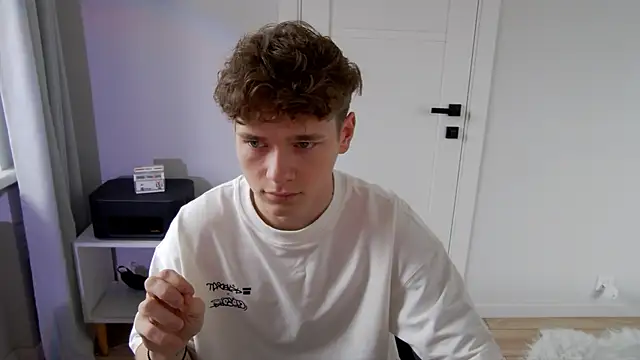 DanyDavis online show from April 4, 10:56 am