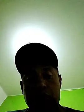 luuiss12 online show from April 14, 11:54 am