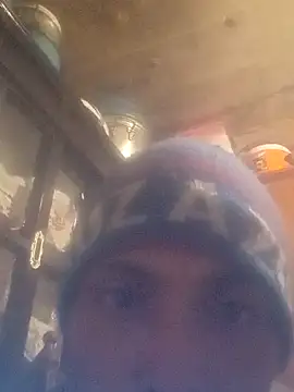 Snapshot of ConfidedAward chatting on February 1, 3:27 am ConfidedAward online show from February 1, 3:27 am