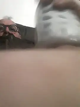 Snapshot of Vince072 chatting on October 9, 5:23 am Vince072 online show from October 9, 5:23 am