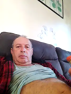 Snapshot of Vince072 chatting on September 15, 6:48 am Vince072 online show from September 15, 6:48 am