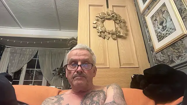 poggles online show from March 9, 9:42 pm