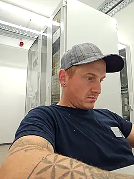 Snapshot of NormalHardDick chatting on September 26, 8:23 am NormalHardDick online show from September 26, 8:23 am